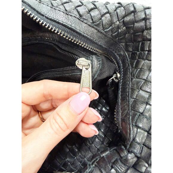 Unbranded TJmaxx Genuine Leather Woven Shoulder Bag Knotted Black - Picture 10 of 14